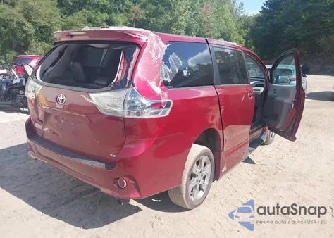 2013 Toyota Sienna Se 8 Passenger z USA, uszkodzony, nr VIN 5TDXK3DC1DS310515